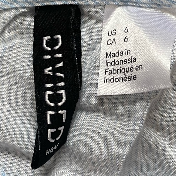 Divided Light Blue Camisole with stripy Design - Picture 3 of 3